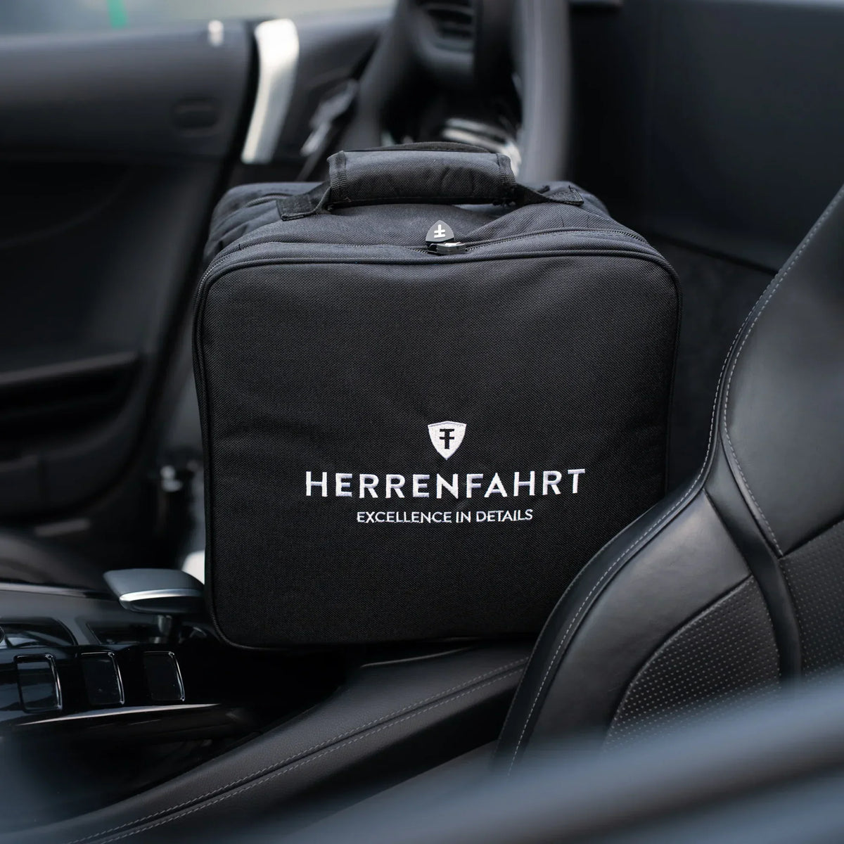 Detailing Tasche Pro